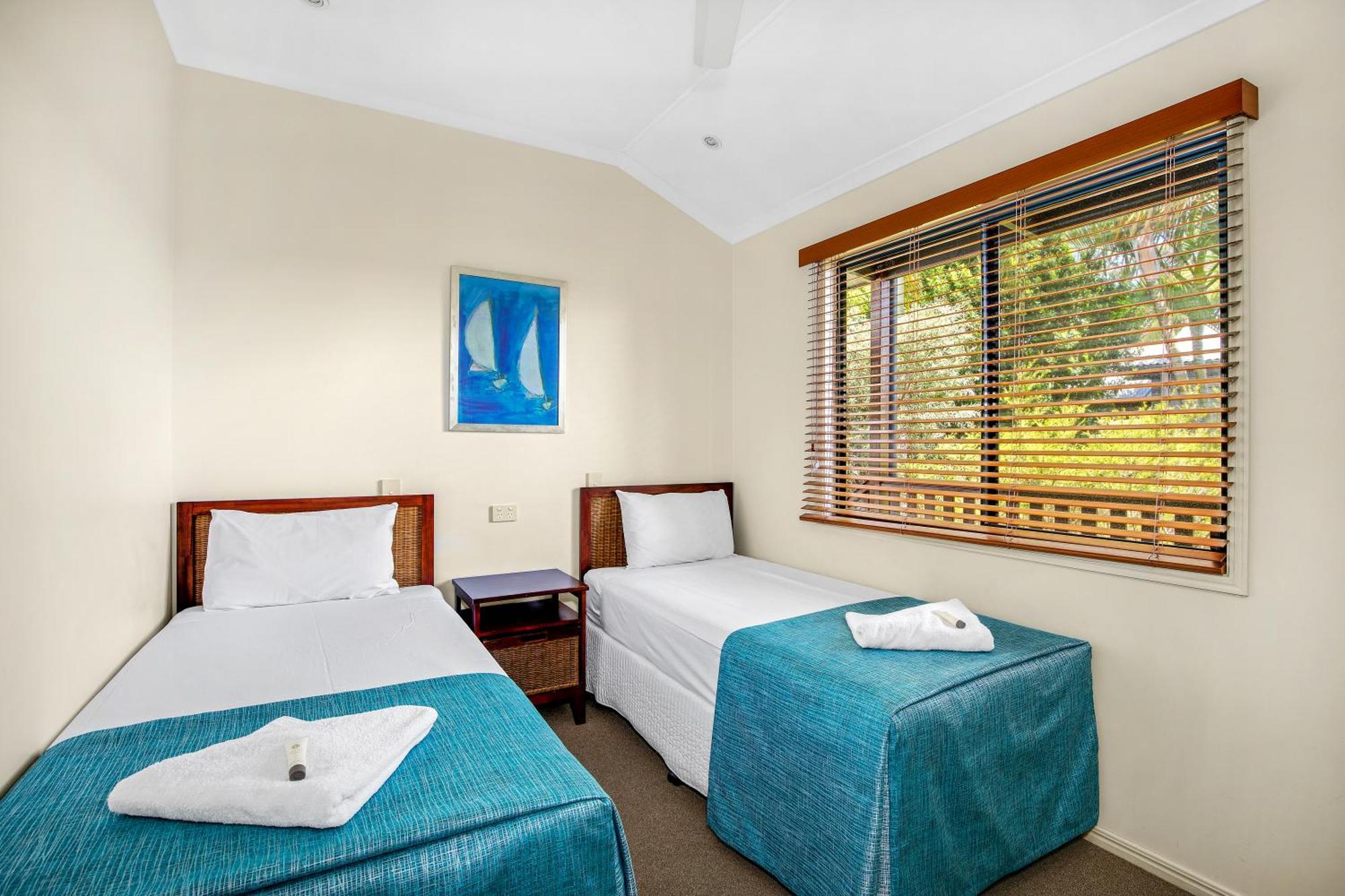 Tin Can Bay Marina Villas Eksteriør billede