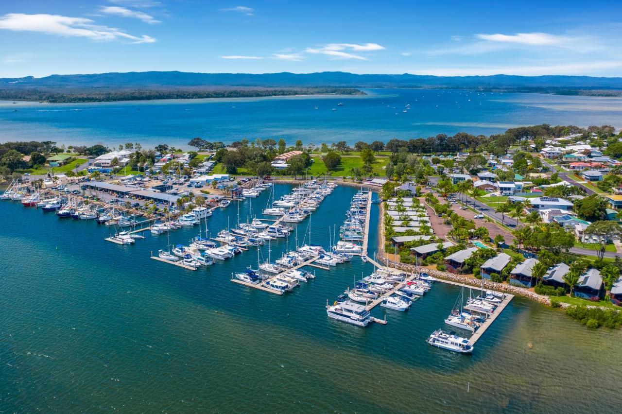 Tin Can Bay Marina Villas Eksteriør billede