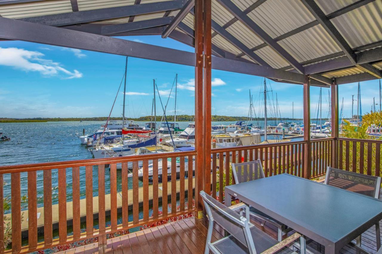 Tin Can Bay Marina Villas Eksteriør billede