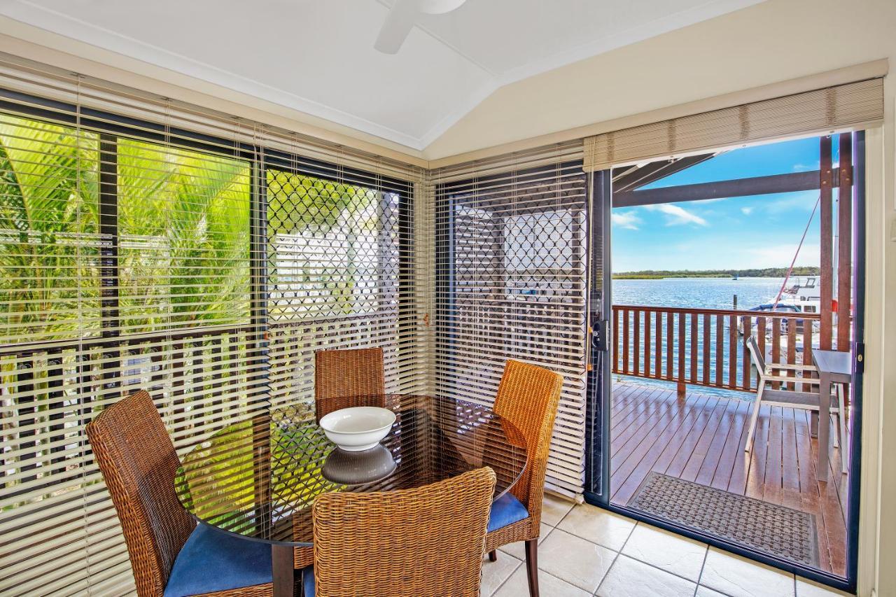 Tin Can Bay Marina Villas Eksteriør billede